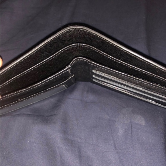 LOUIS VUITTON MULTIPLE BLACK WALLET - Picture 4 of 5